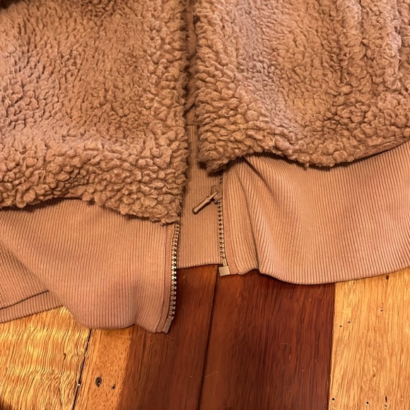 Fabletics jacket! - Picture 4 of 9